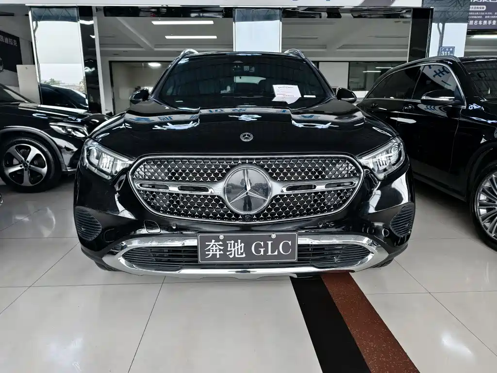 Mercedes-Benz GLC 2023 GLC 260 L 4MATIC 5 мест