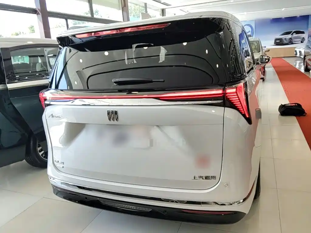Buick GL8 Hybrid — миниатюра 6