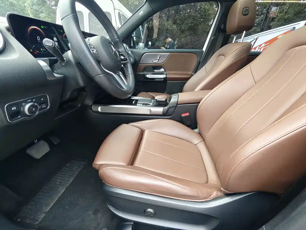 Mercedes-Benz GLB — миниатюра 4