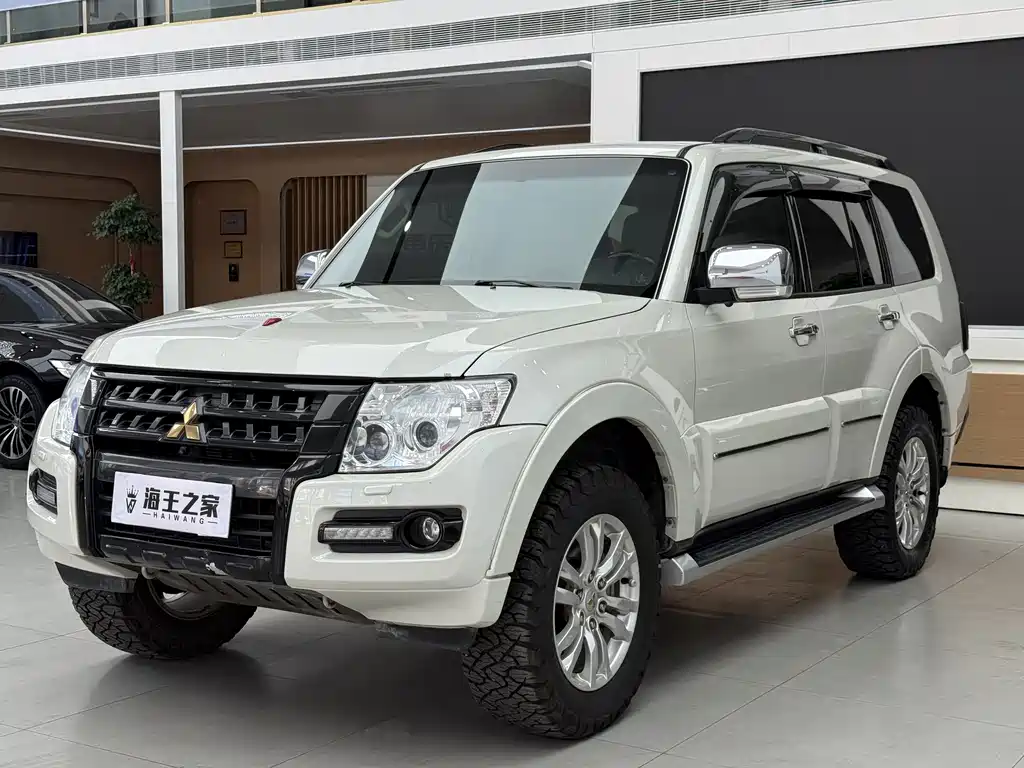 Mitsubishi Pajero (Import) — миниатюра 3