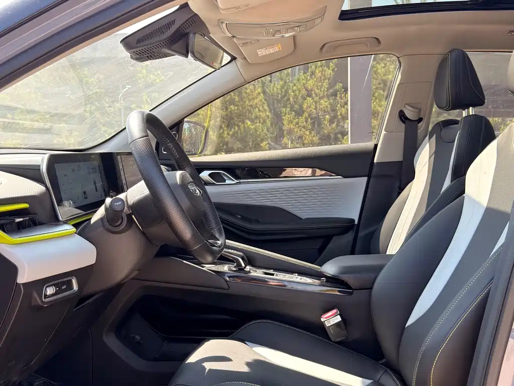 Geely Binyue — миниатюра 7