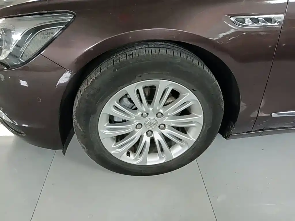 Buick LaCrosse — миниатюра 23