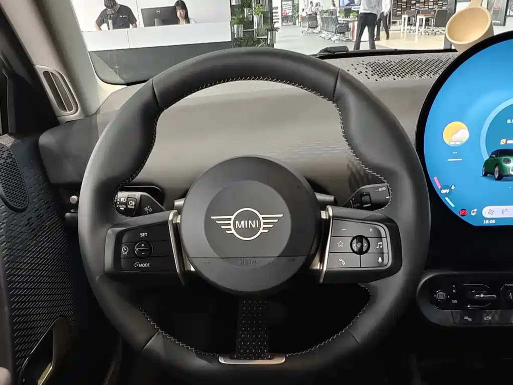 MINI MINI COOPER EV — миниатюра 8