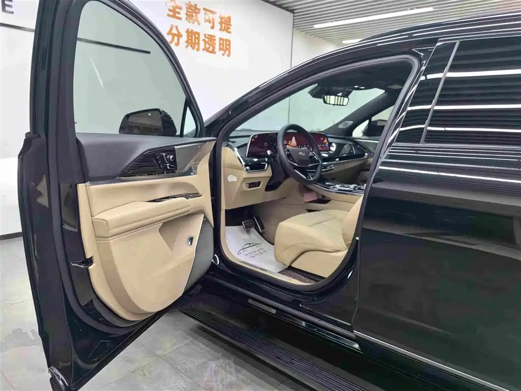 Cadillac XT5 — миниатюра 4