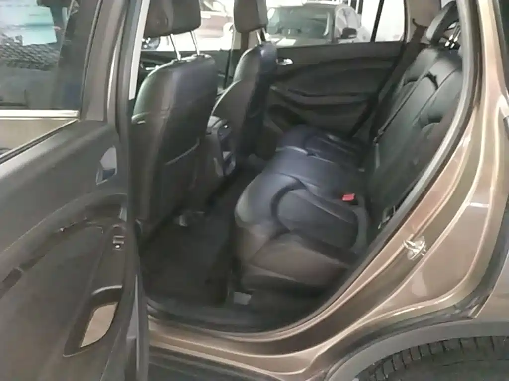 Buick Envision Plus — миниатюра 17