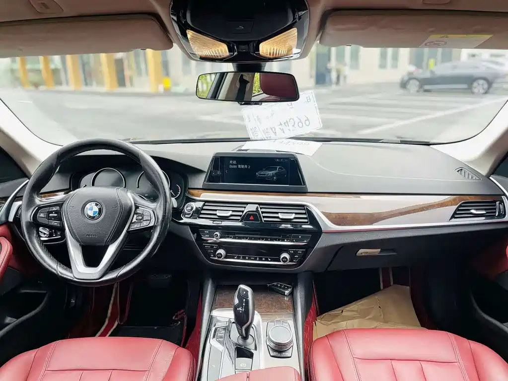 BMW 5 Series — миниатюра 6