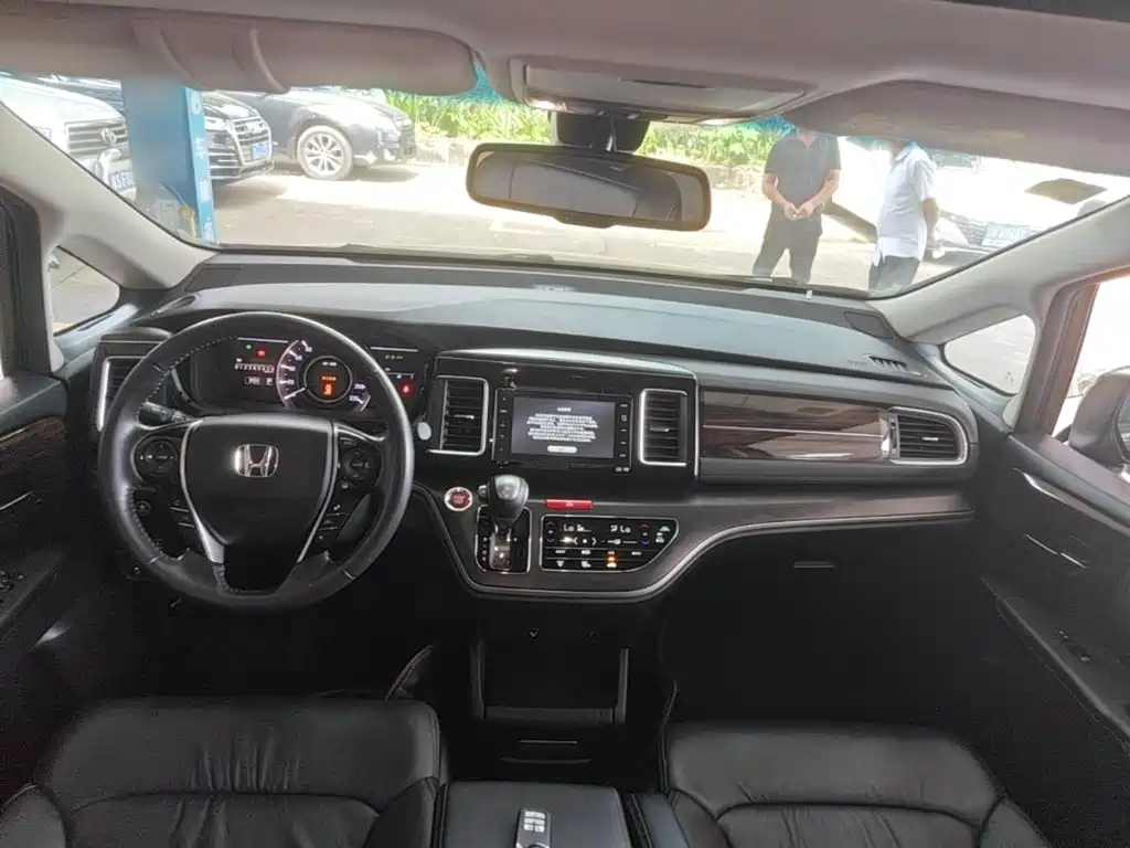 Honda Elysion — миниатюра 10