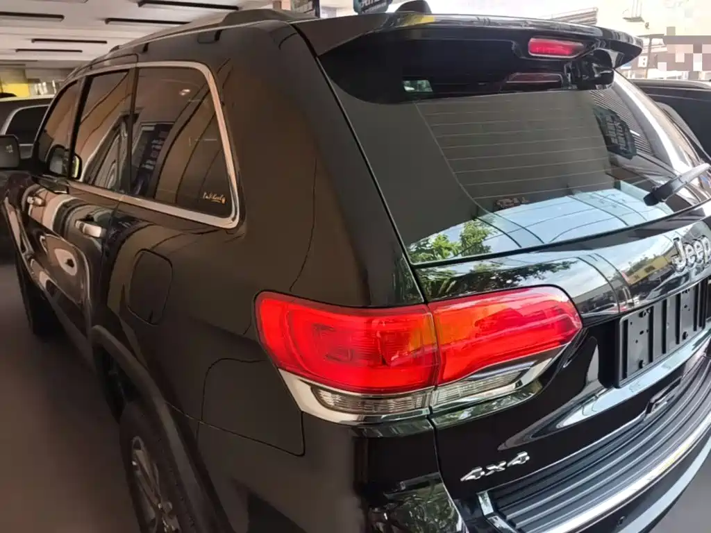 Jeep Grand Cherokee (Import) — миниатюра 5