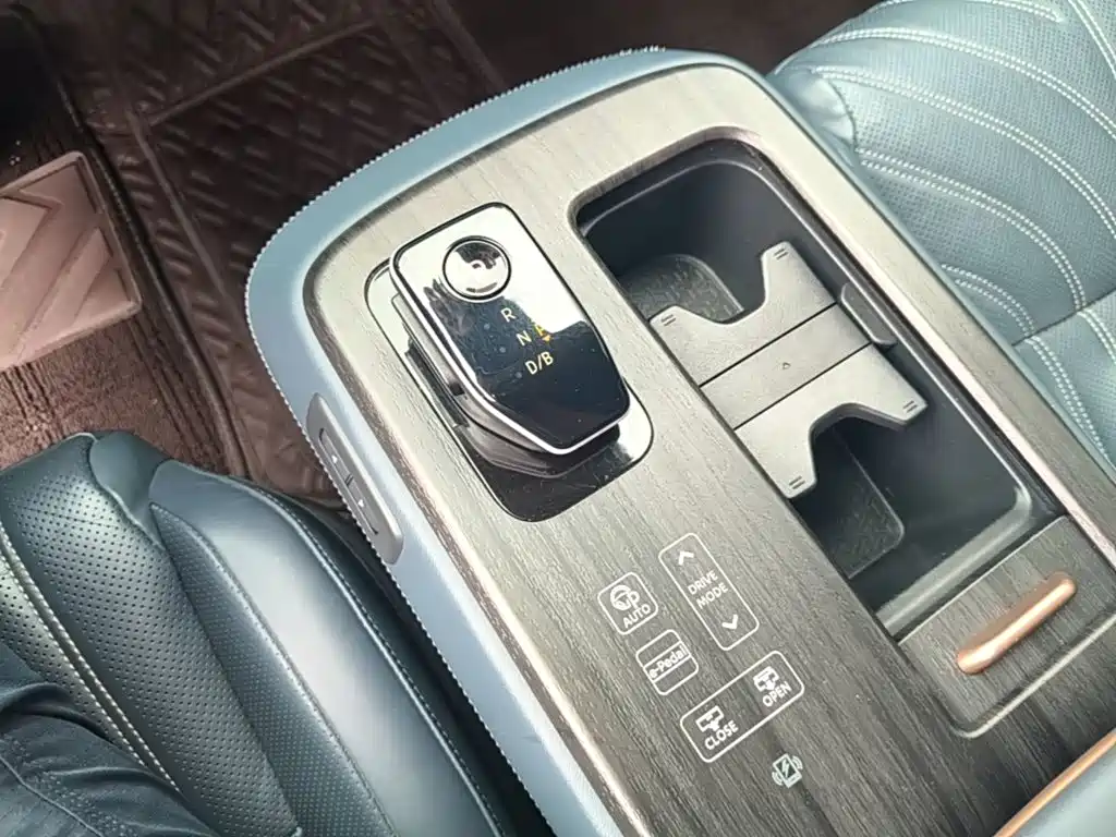 Nissan Ariya — миниатюра 14