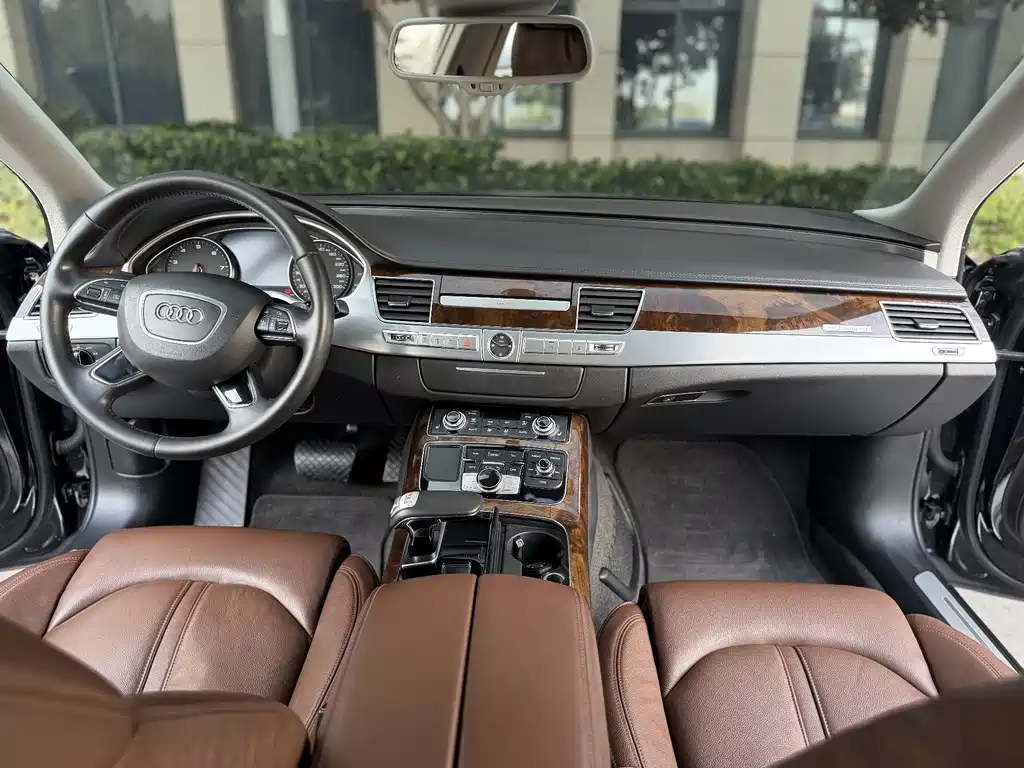 Audi A8 — миниатюра 5