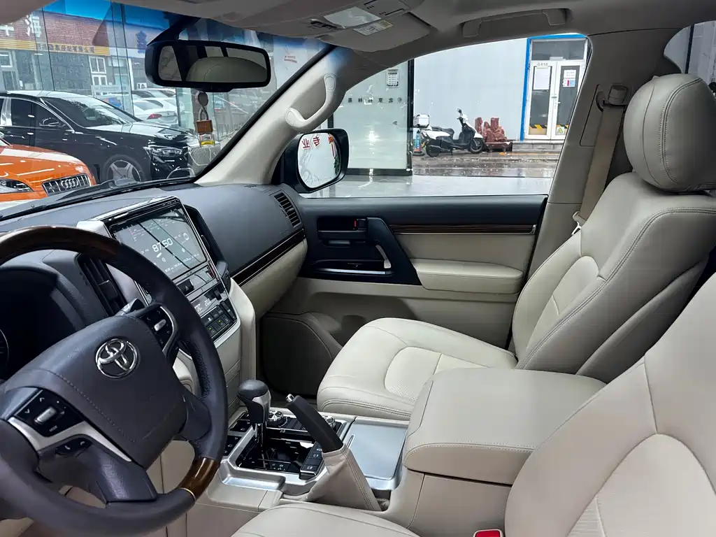 Toyota Land Cruiser — миниатюра 16