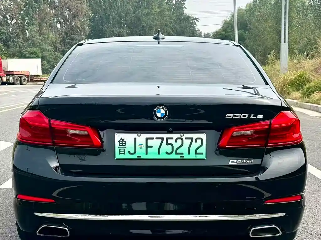 BMW 5 Series New Energy — миниатюра 8