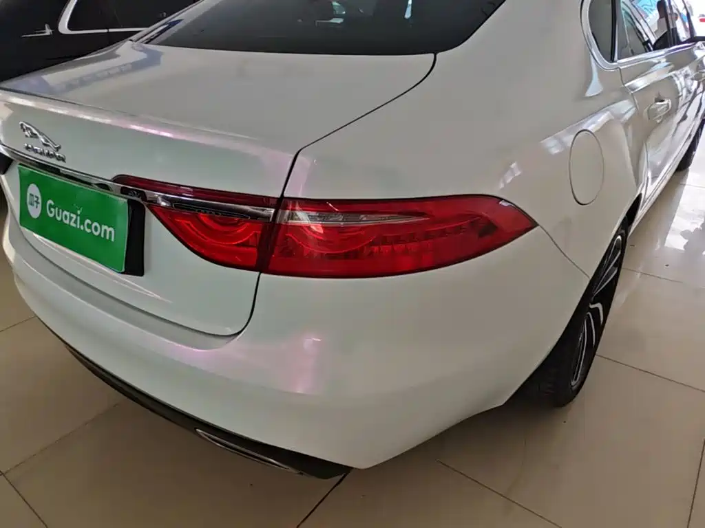 Jaguar XFL — миниатюра 8