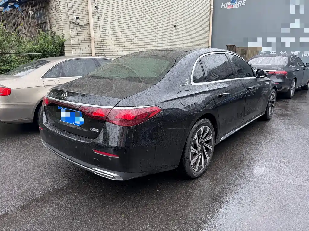 Mercedes-Benz E-Class — миниатюра 9