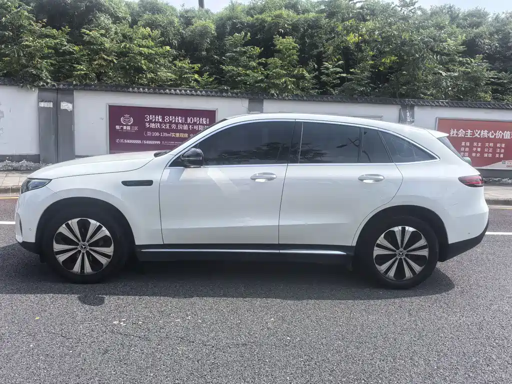 Mercedes-Benz EQC — миниатюра 4