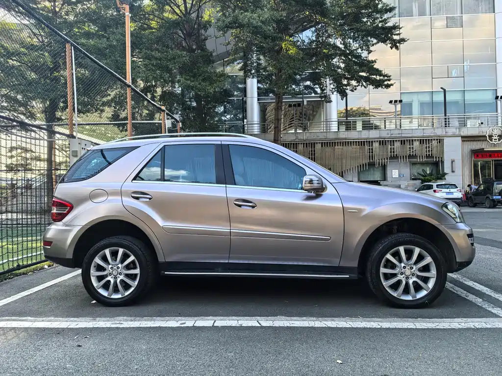 Mercedes-Benz M 2010 ML 350 4MATIC Luxury