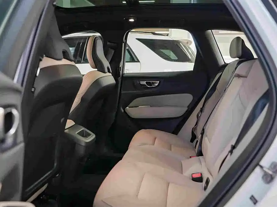 Volvo XC60 — миниатюра 5