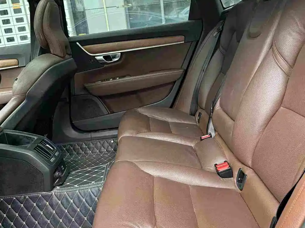 Volvo S90 — миниатюра 10