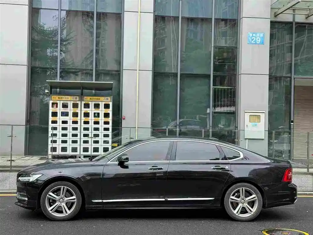Volvo S90 — миниатюра 2