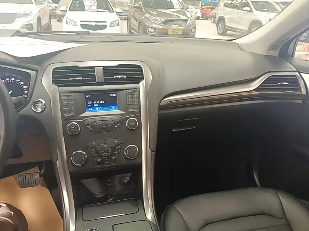 Ford Mondeo — миниатюра 10