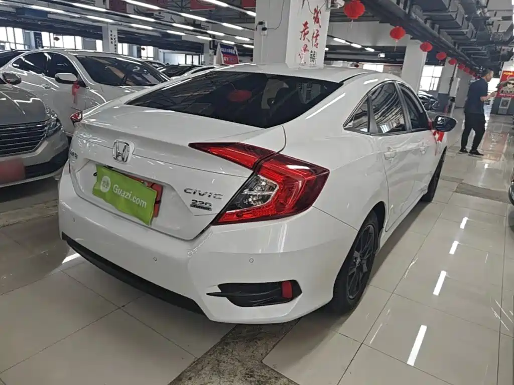 Honda Civic — миниатюра 7