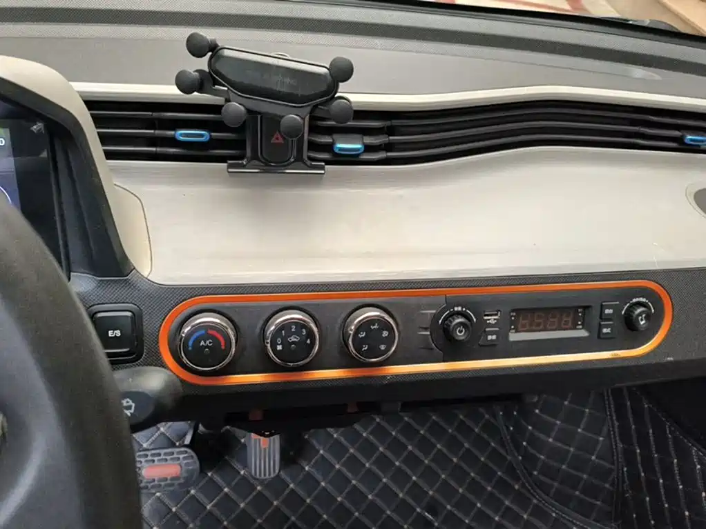 Wuling MINIEV — миниатюра 13