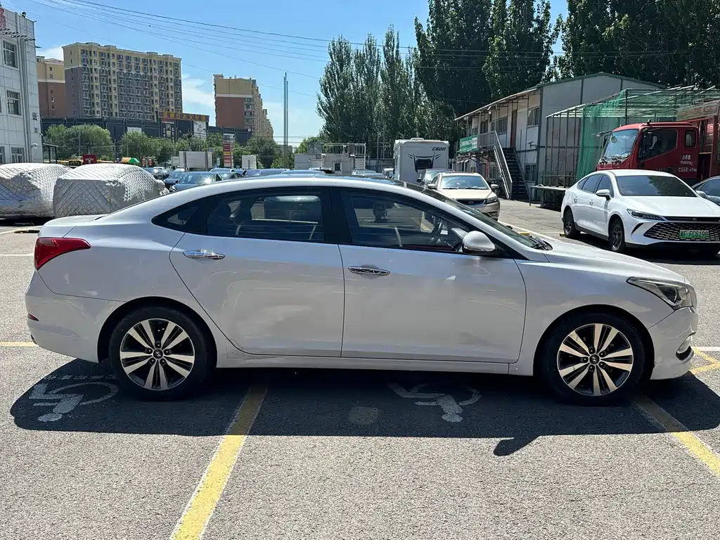 Hyundai Mistra 2014 1.8L AT Luxury DLX