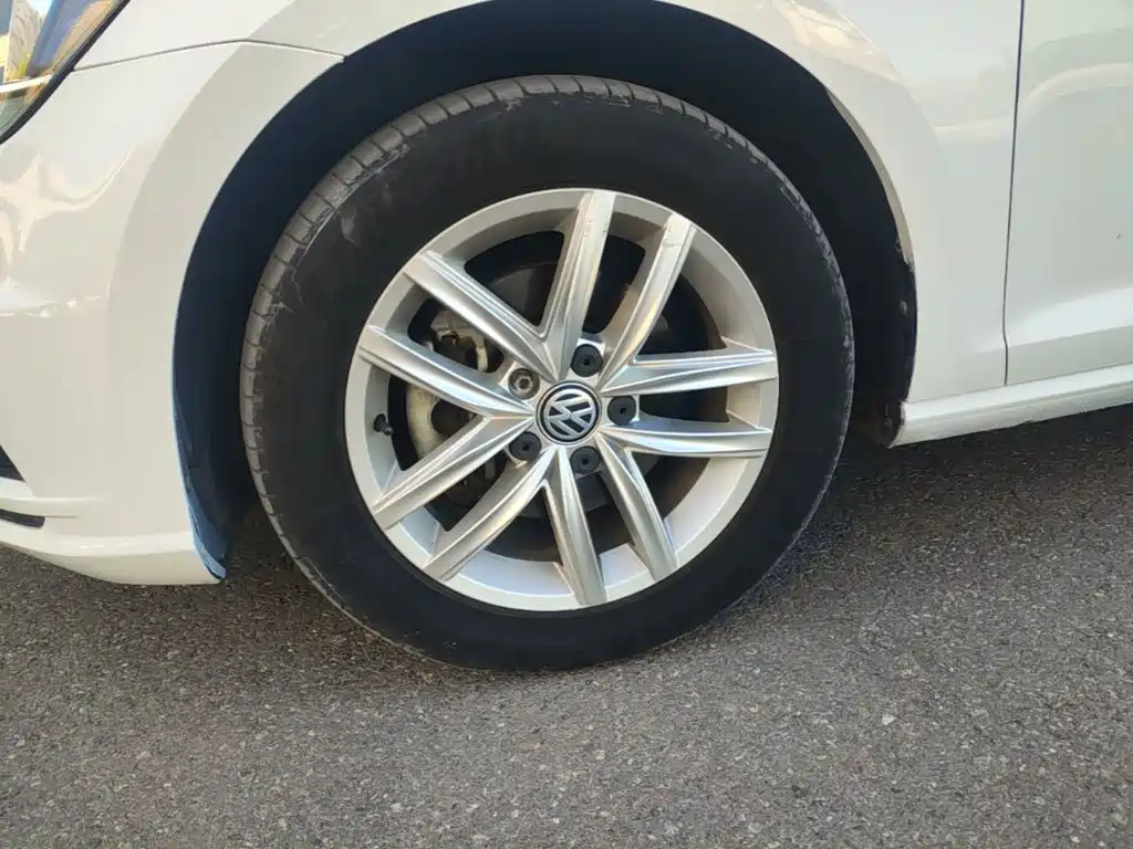 Volkswagen Golf — миниатюра 23
