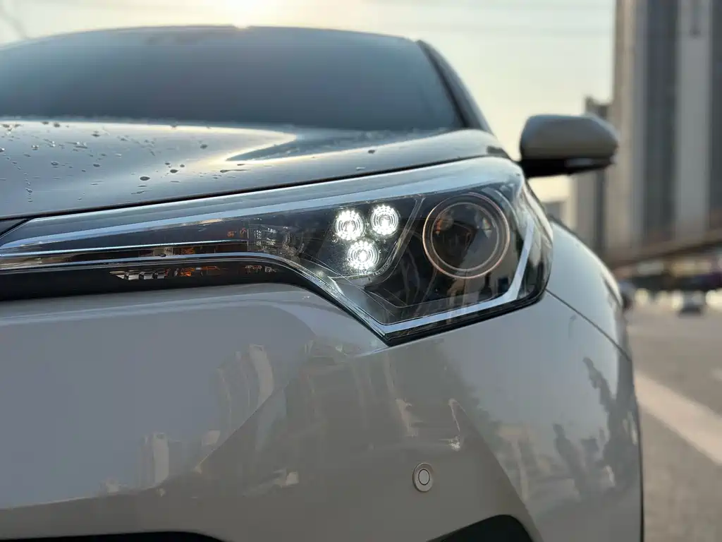 Toyota C-HR — миниатюра 19