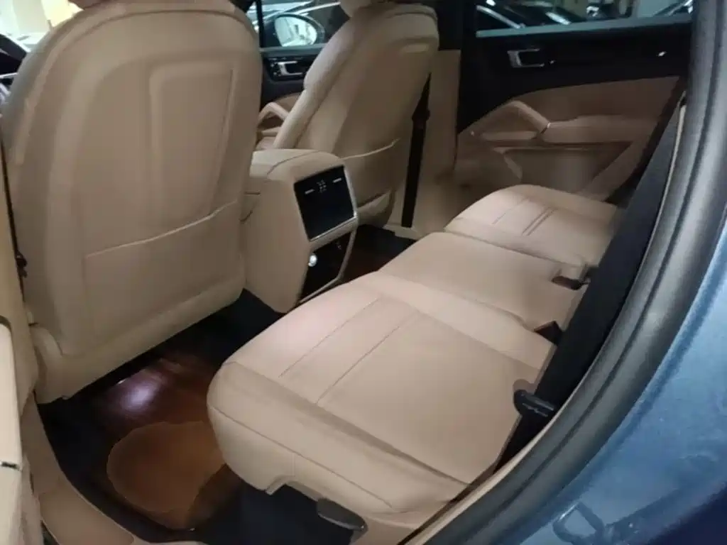 Porsche Cayenne Hybrid — миниатюра 17