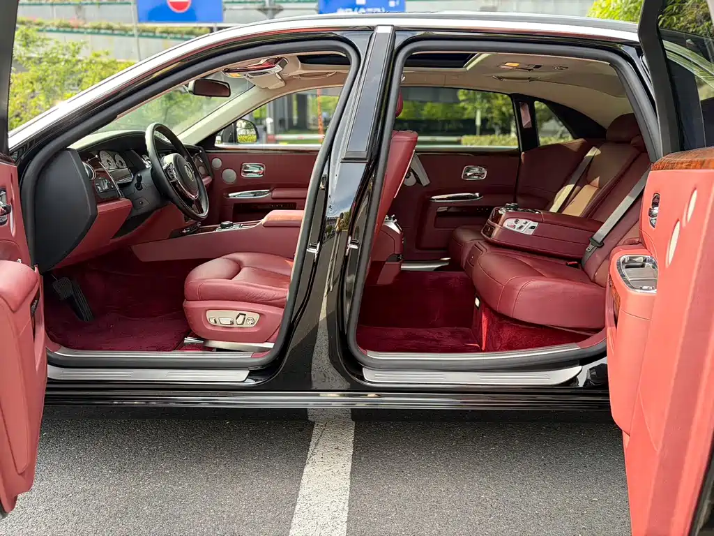 Rolls-Royce Ghost — миниатюра 23