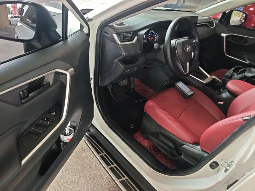 Toyota RAV4 — миниатюра 16