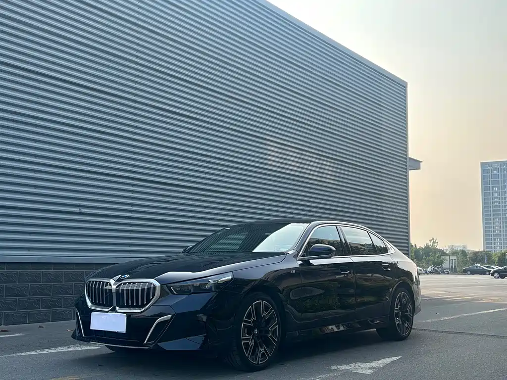 BMW 5 Series 2025