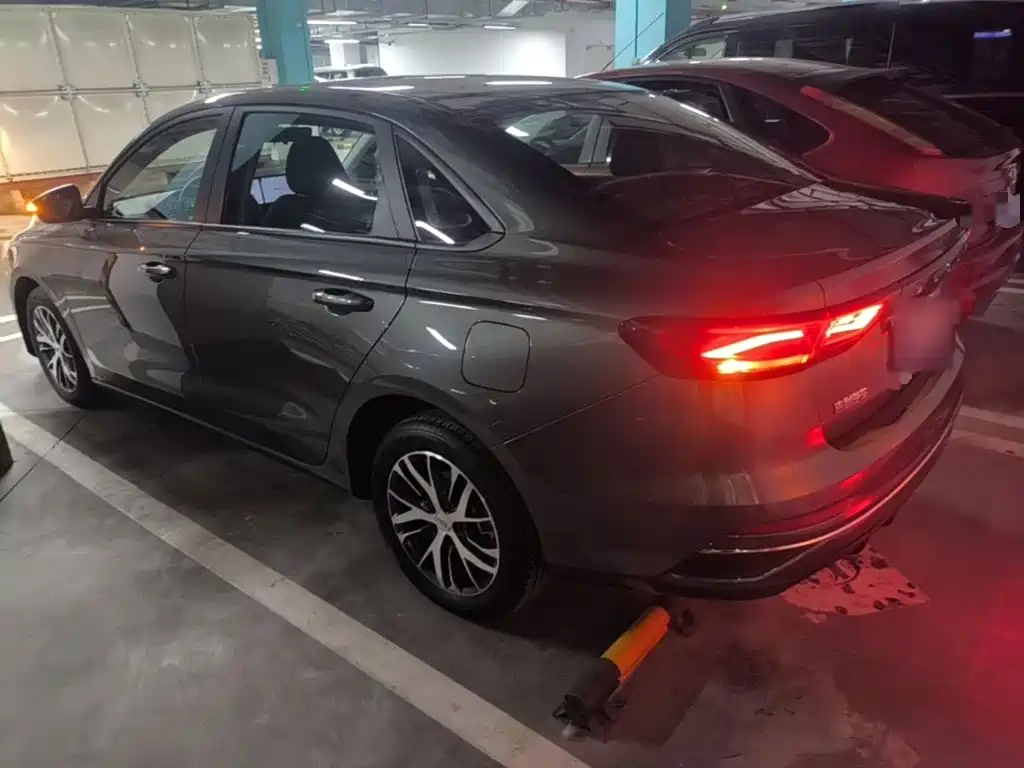 Geely Emgrand — миниатюра 5