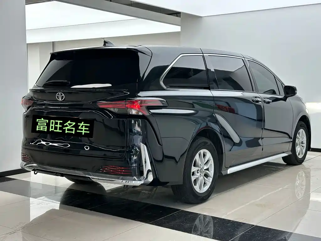 Toyota Granvia — миниатюра 4
