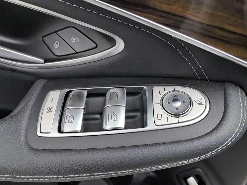 Mercedes-Benz GLC — миниатюра 9