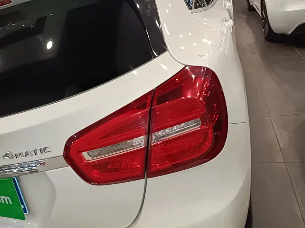 Mercedes-Benz GLA — миниатюра 8