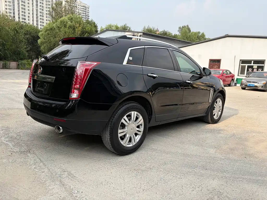 Cadillac SRX — миниатюра 4