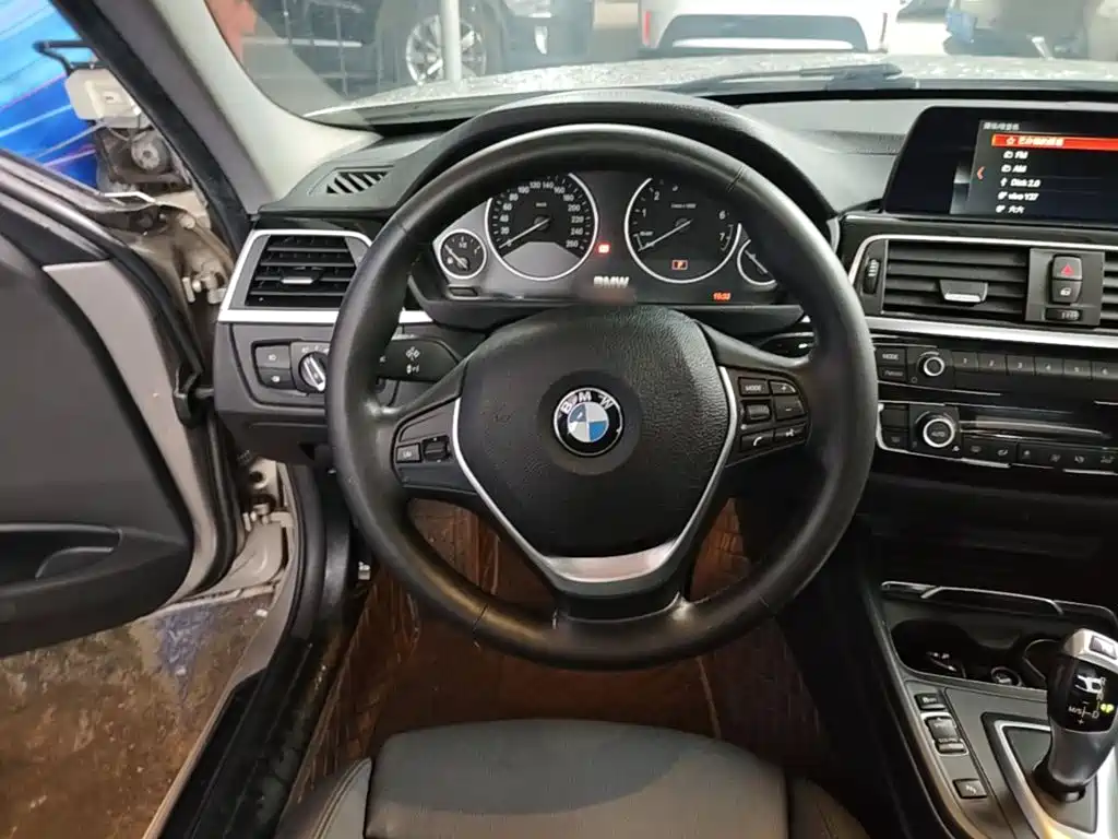 BMW 3 Series — миниатюра 11