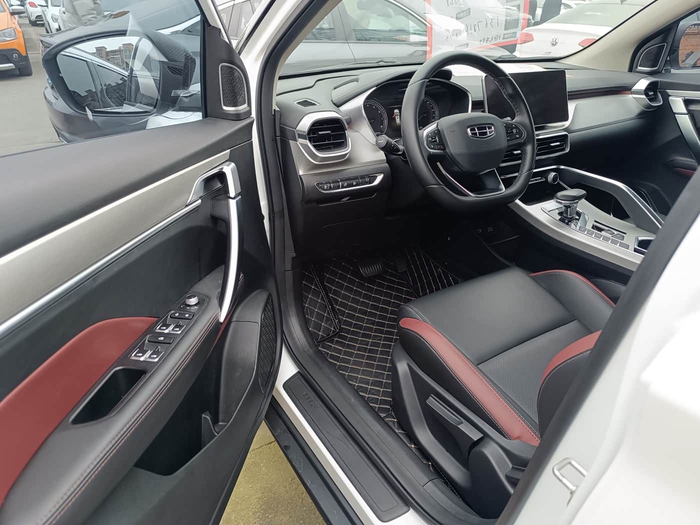 Geely Binyue 1.4 л 2021 г. Белый, пробег 29000 км