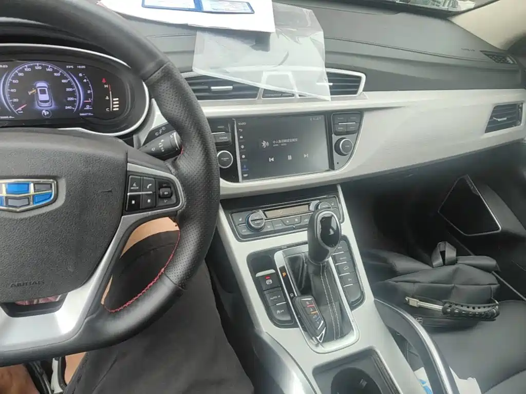 Geely Boyue — миниатюра 10