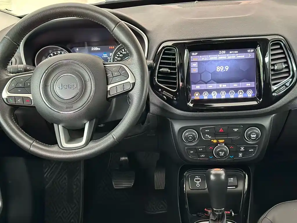 Jeep Compass — миниатюра 8