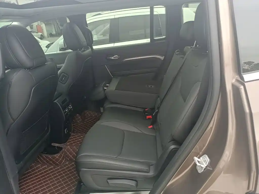 Jeep Commander — миниатюра 17
