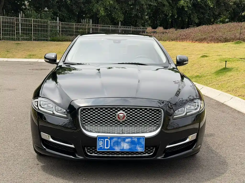 Jaguar XJ — миниатюра 3