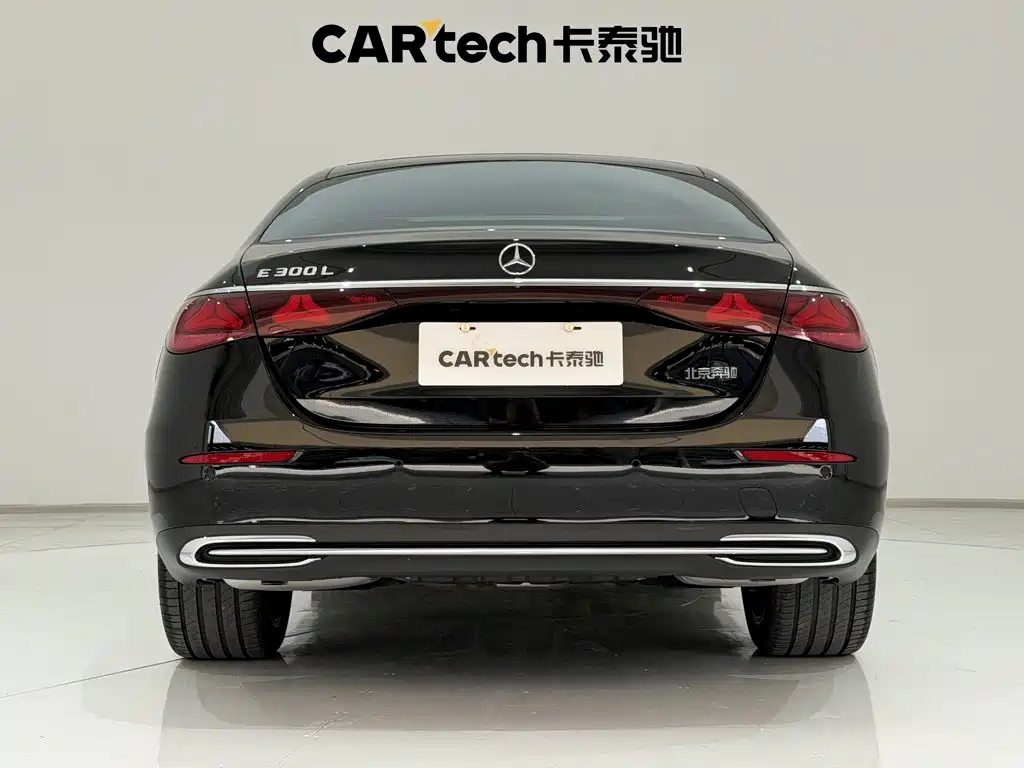 Mercedes-Benz E-Class — миниатюра 6