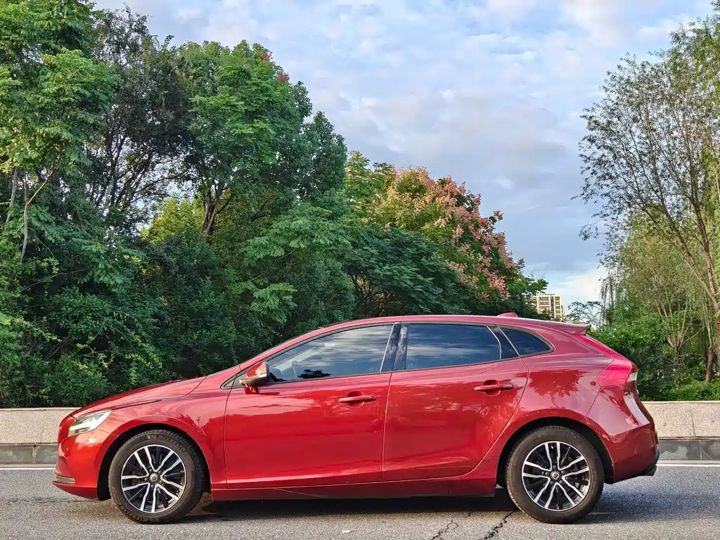 Volvo V40 — миниатюра 3