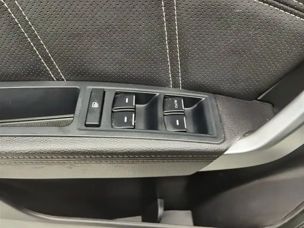 Geely Vision X6 X6 2016 1.8L MT Luxury