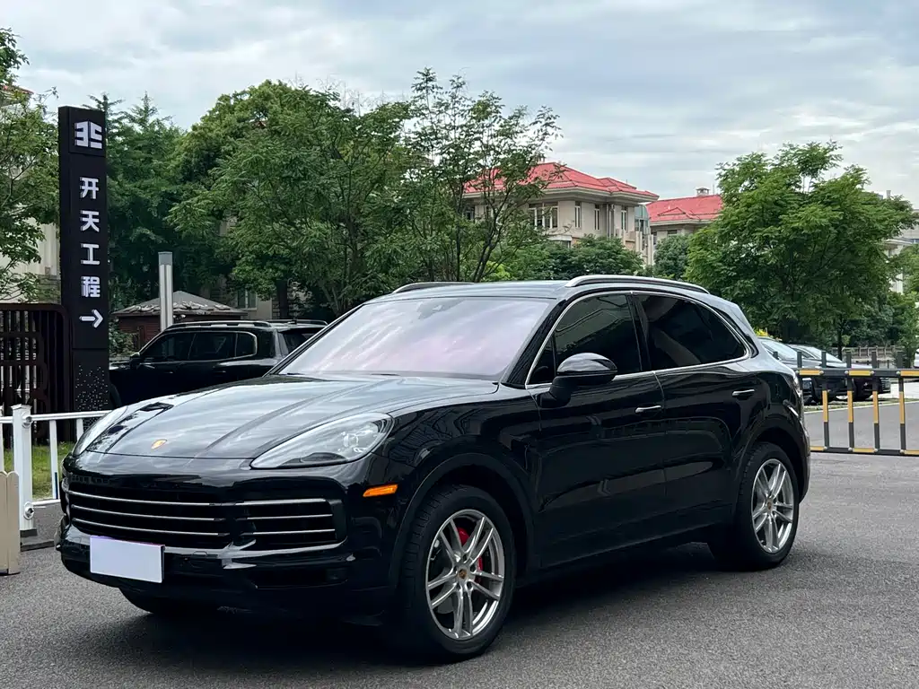 Porsche Cayenne 2022