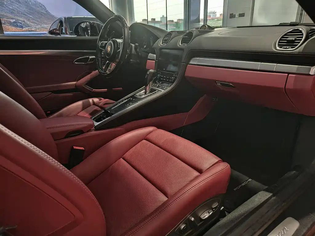 Porsche 718 2016 Cayman 2.0T