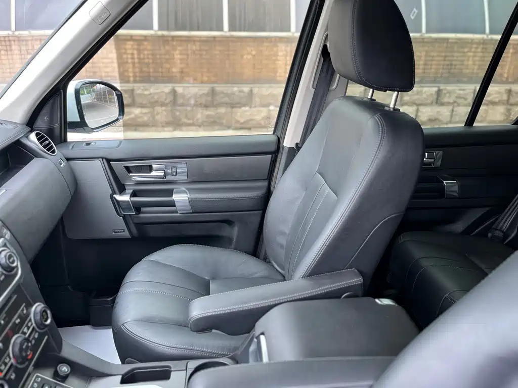 Land Rover Discovery 2016 3.0 SC V6 SE